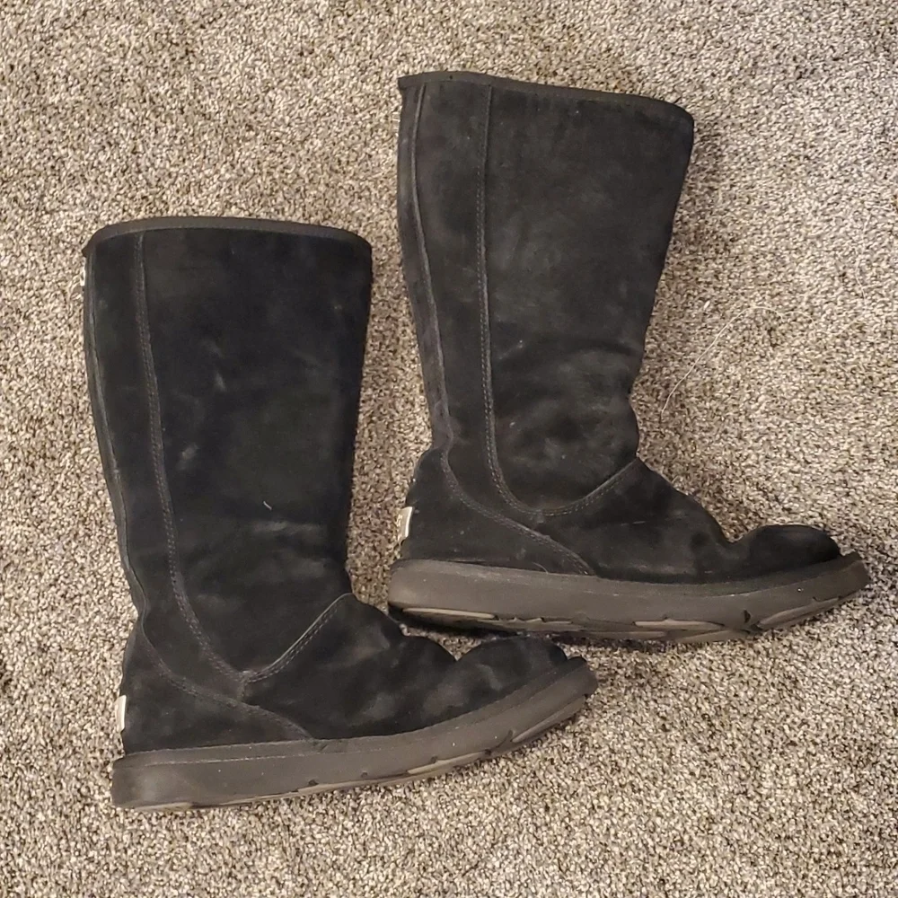 Ugg Boots F3009H size 7 women tall side zipper genuine sheepskin  leather